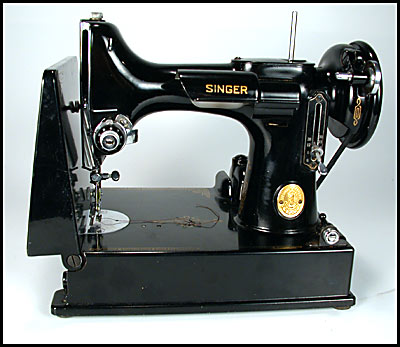 Featherweight Singer Sewing Machine 221-1