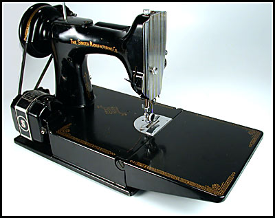 Featherweight Singer Sewing Machine 221-1